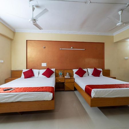 Hotel Surya Residency Majestic Μπανγκαλόρ Εξωτερικό φωτογραφία