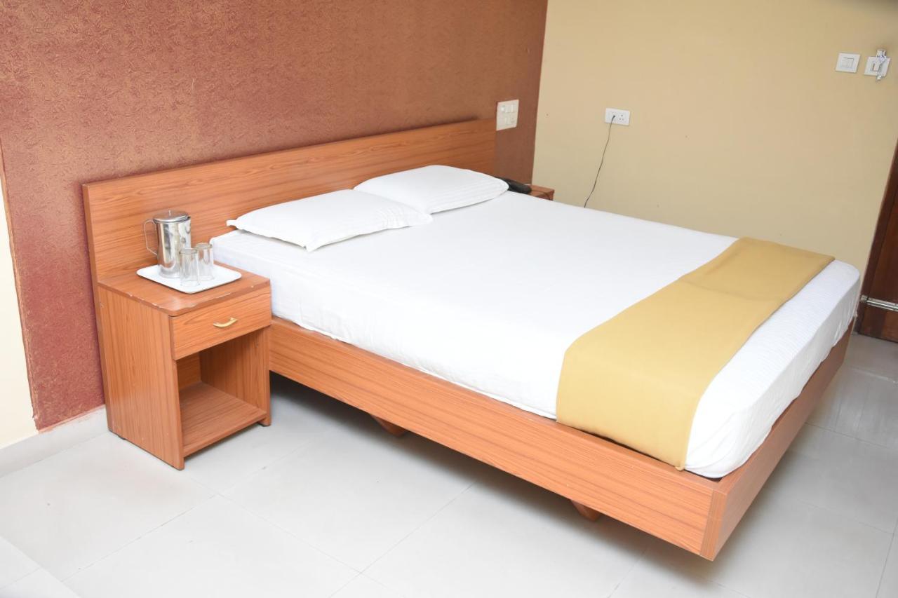 Hotel Surya Residency Majestic Μπανγκαλόρ Εξωτερικό φωτογραφία