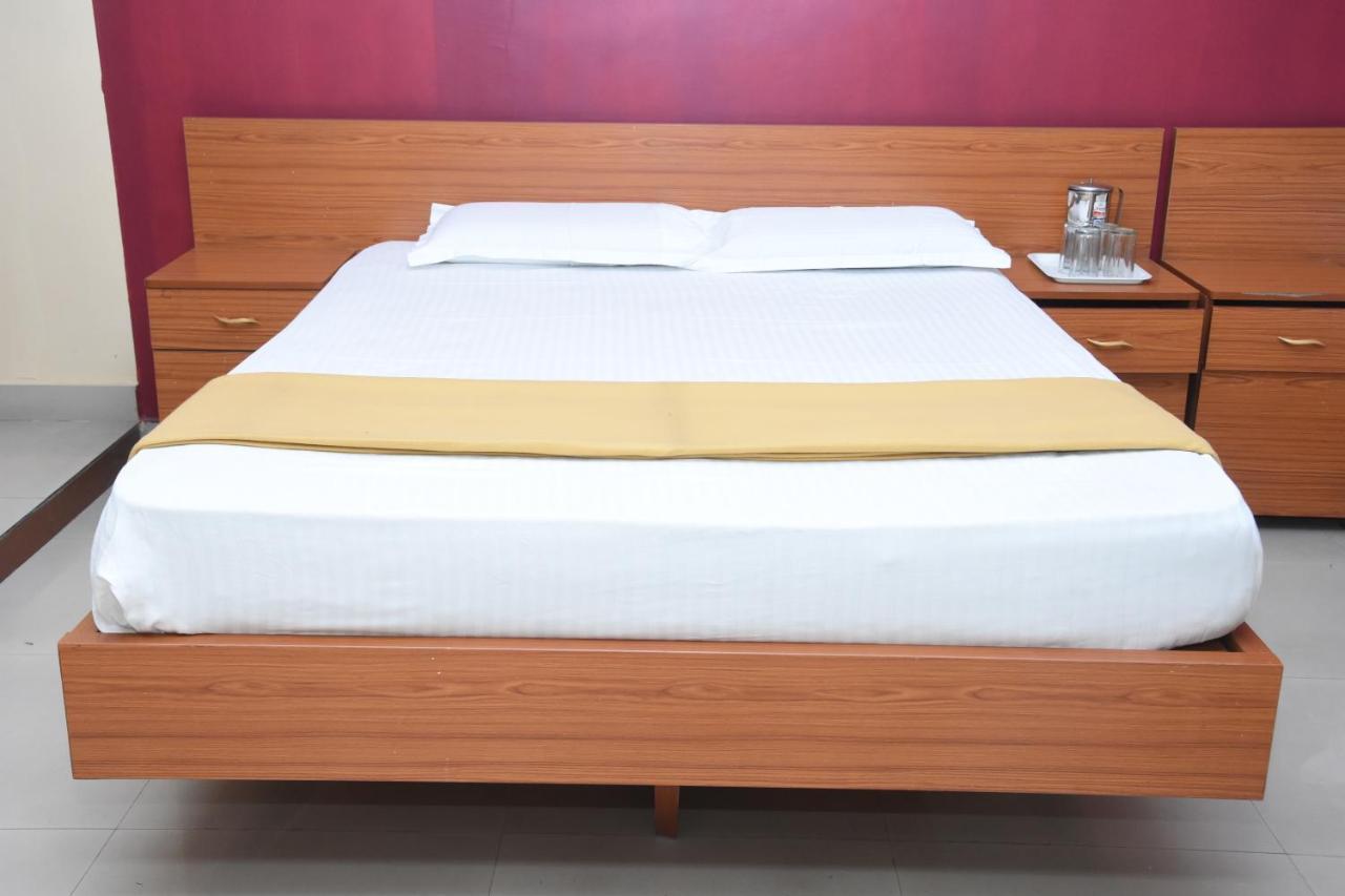 Hotel Surya Residency Majestic Μπανγκαλόρ Εξωτερικό φωτογραφία
